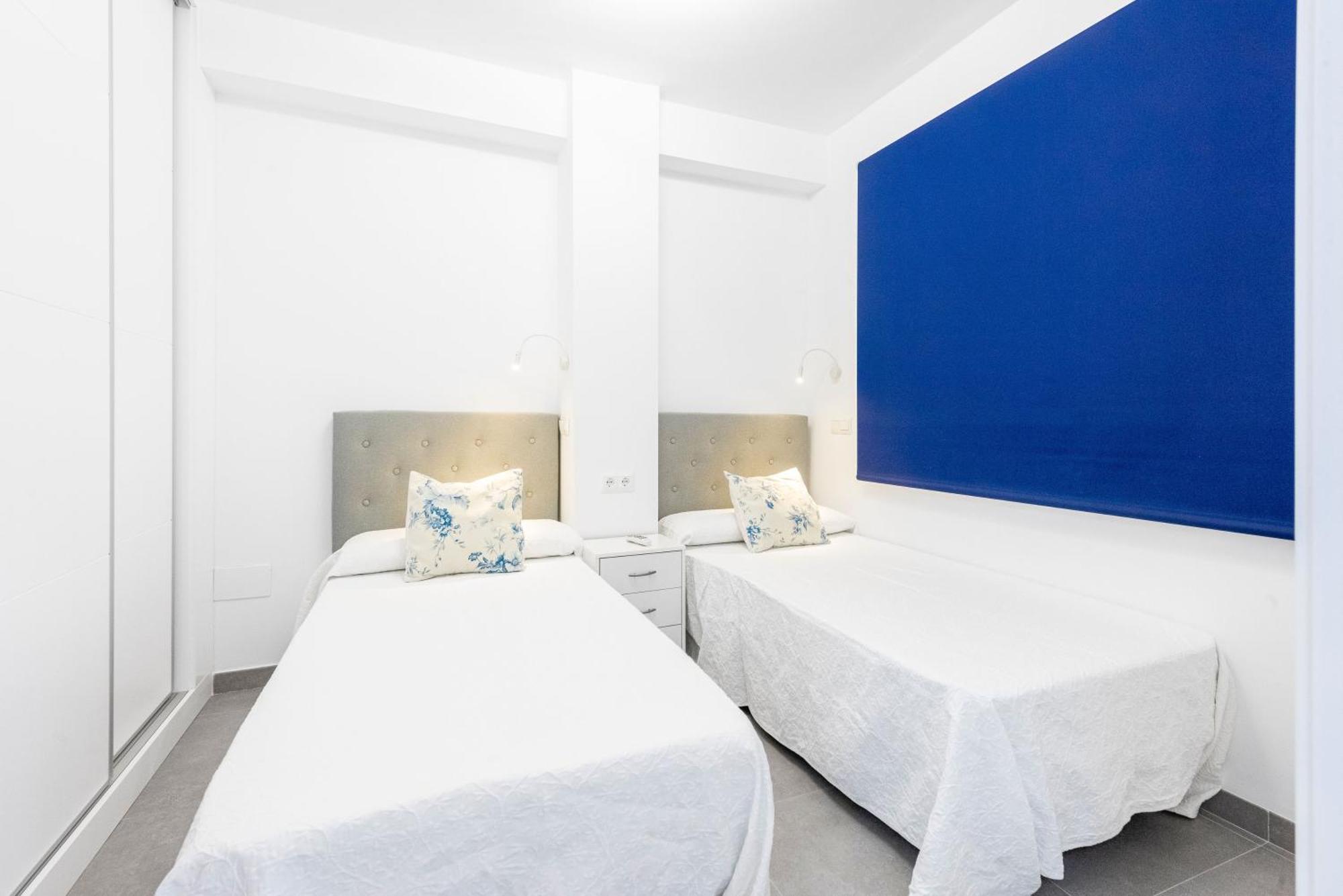 Edificio Sirena Apartment Нерха Екстериор снимка