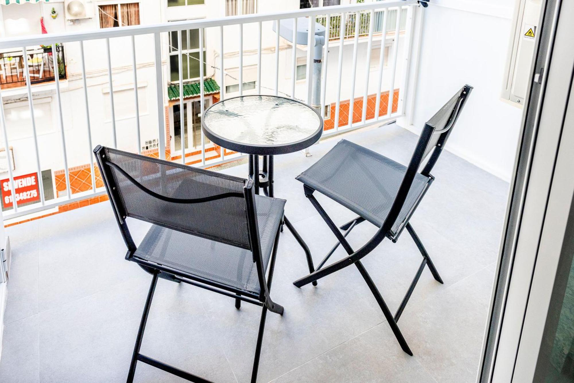 Edificio Sirena Apartment Нерха Екстериор снимка