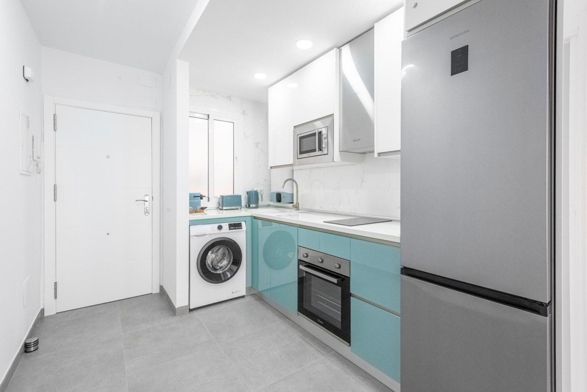 Edificio Sirena Apartment Нерха Екстериор снимка