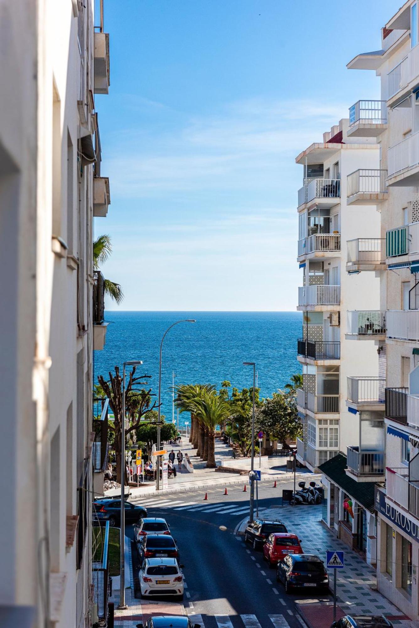 Edificio Sirena Apartment Нерха Екстериор снимка